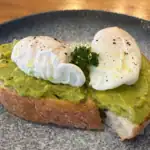 Smash Avocado & Poached Egg | Breakfast | Tasty | Croissant & Ko | Koh Phangan | Koh Tao