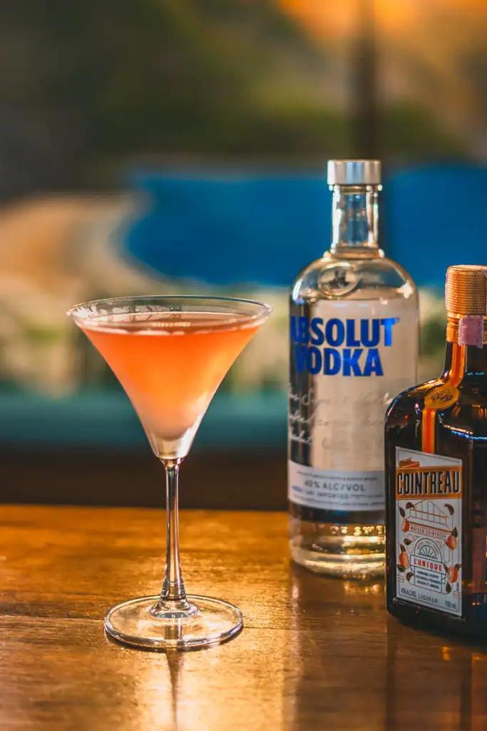 Drinks | Cocktails | Cosmopolitan | Vodka | Cointreau | Cranberry | Lime | Crisp | Croissant & Ko | Koh Phangan